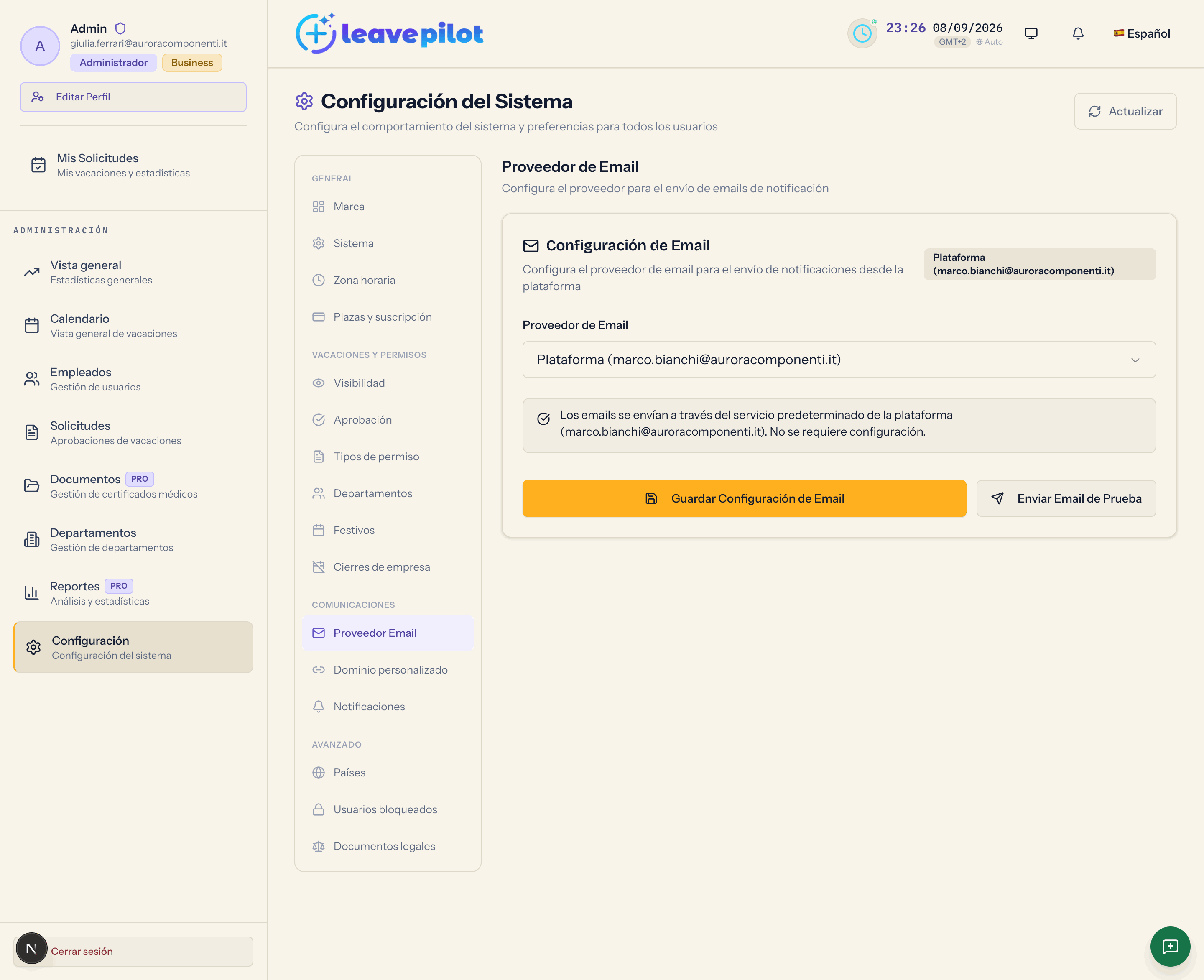 La sección Proveedor Email con la elección entre plataforma, Resend y SMTP